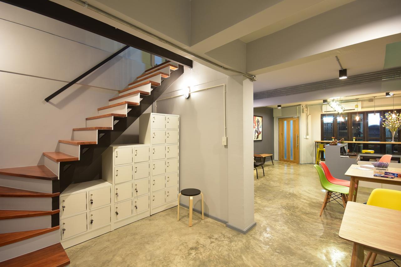 Bangkok Silom Chat Box Hostel Exterior photo